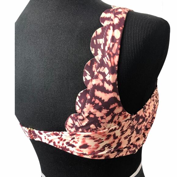 NWT Gorgeous Chelsea28 scalloped bikini top medium - Picture 4 of 9
